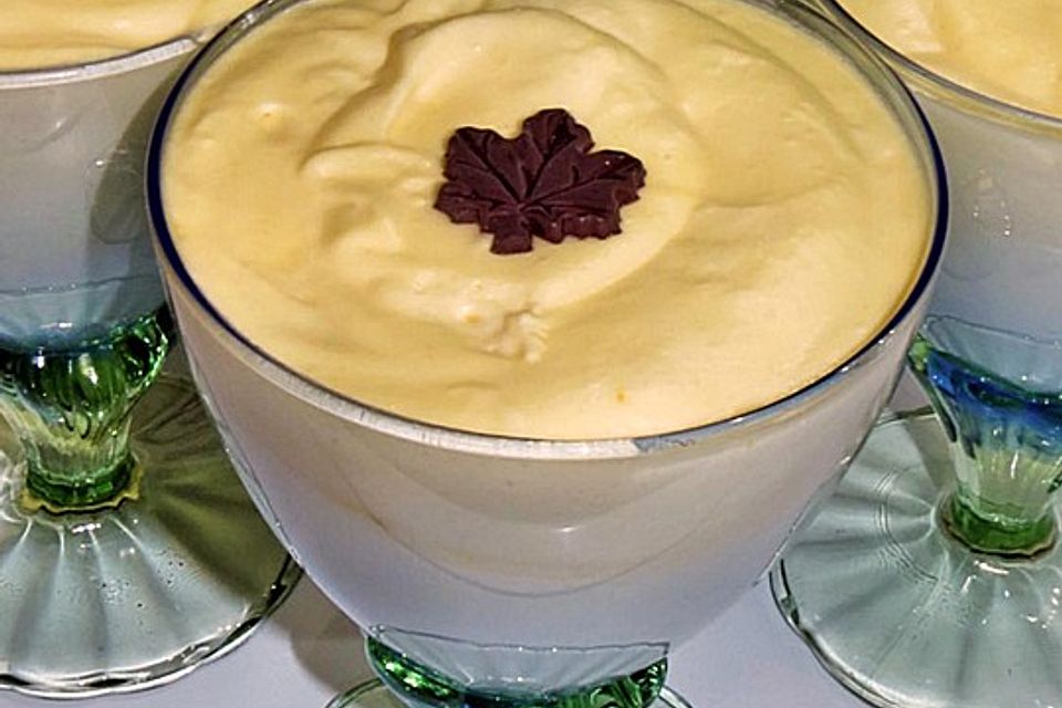 Weiße Mousse au chocolat