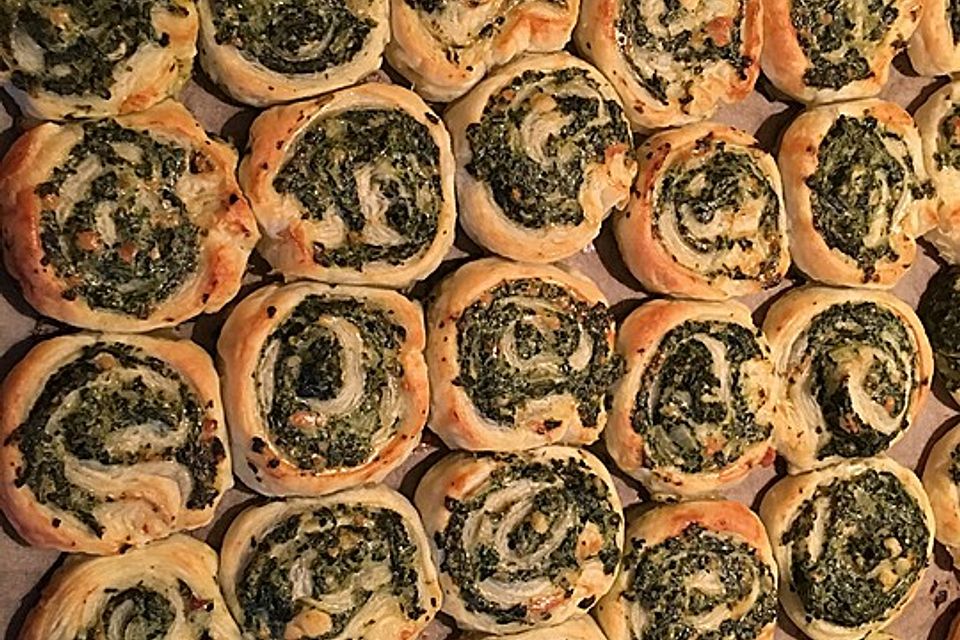 Blätterteig-Spinat-Schnecken