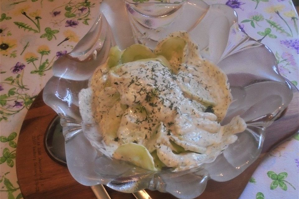 Sandras Gurkensalat mit Sahne