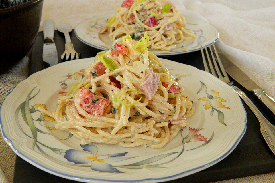 Bunter Spaghettisalat