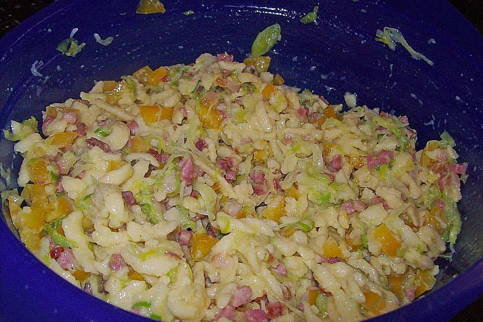 Herzhafter Spätzlesalat