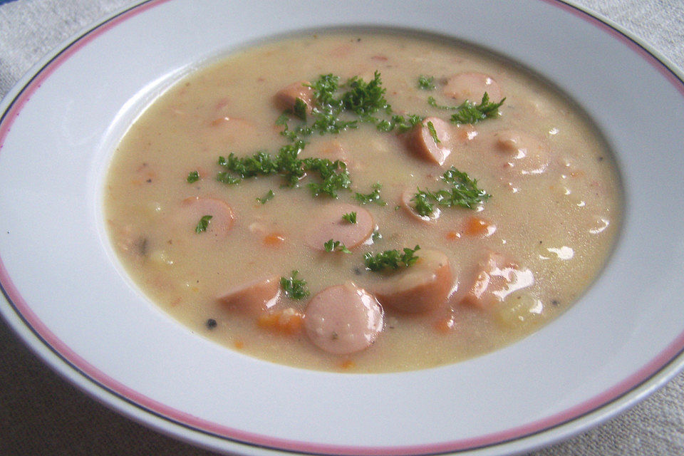 Kartoffelsuppe mit Würstchen