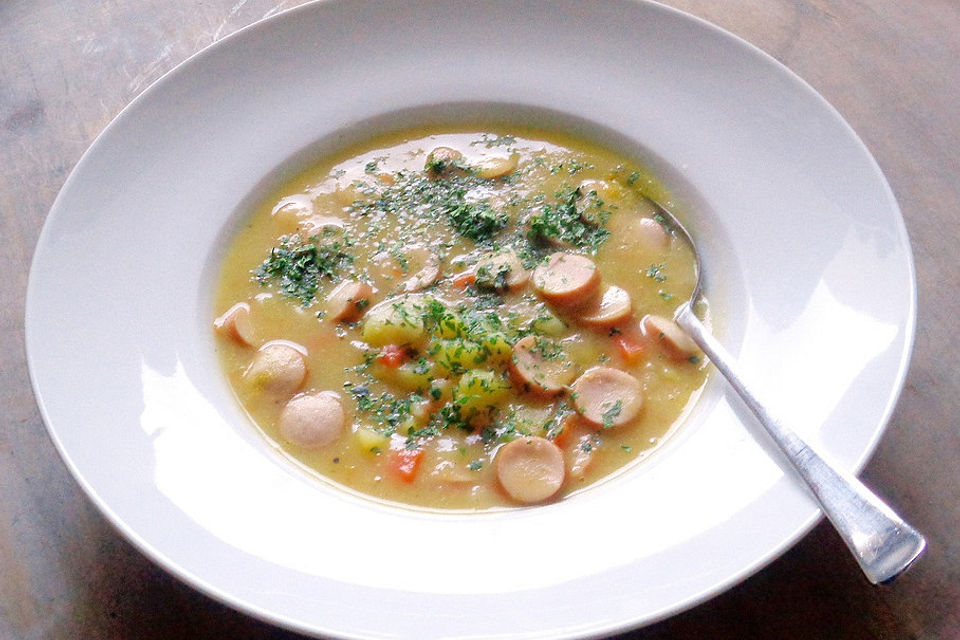 Kartoffelsuppe mit Würstchen