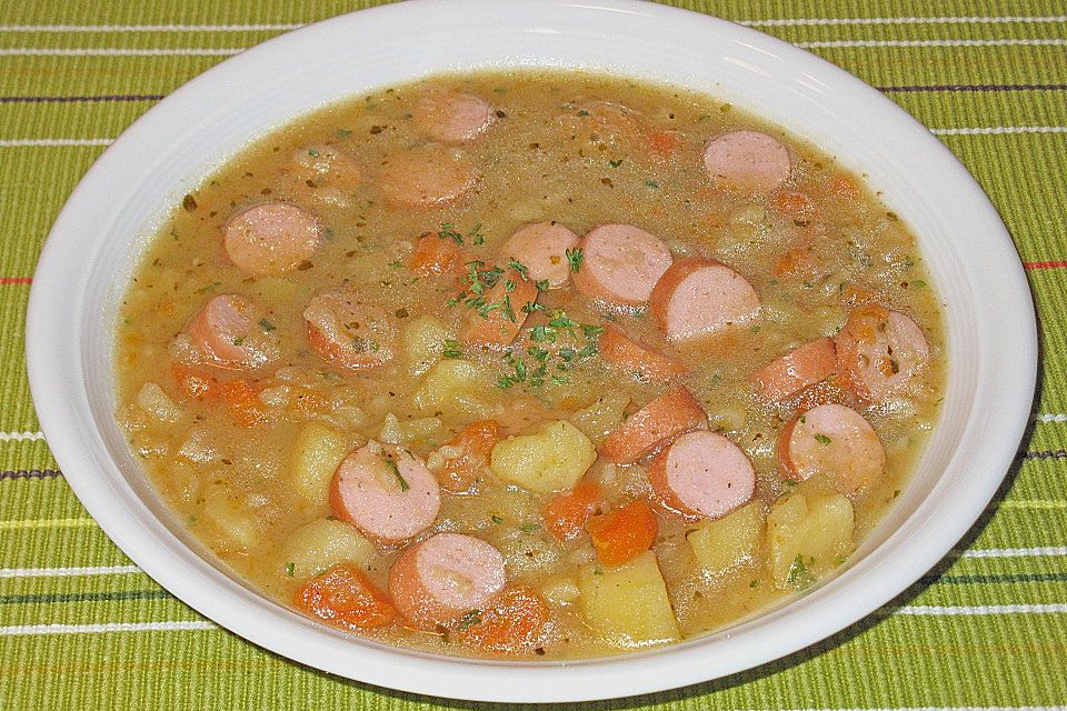 Kartoffelsuppe mit Würstchen