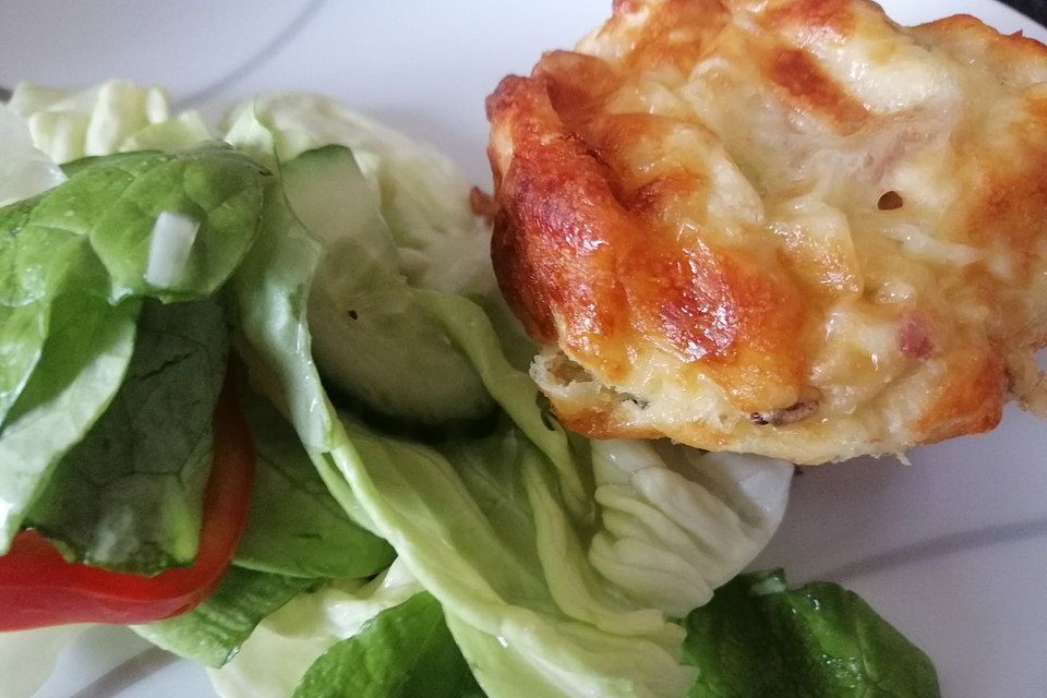 Spätzle - Muffins mit Salat