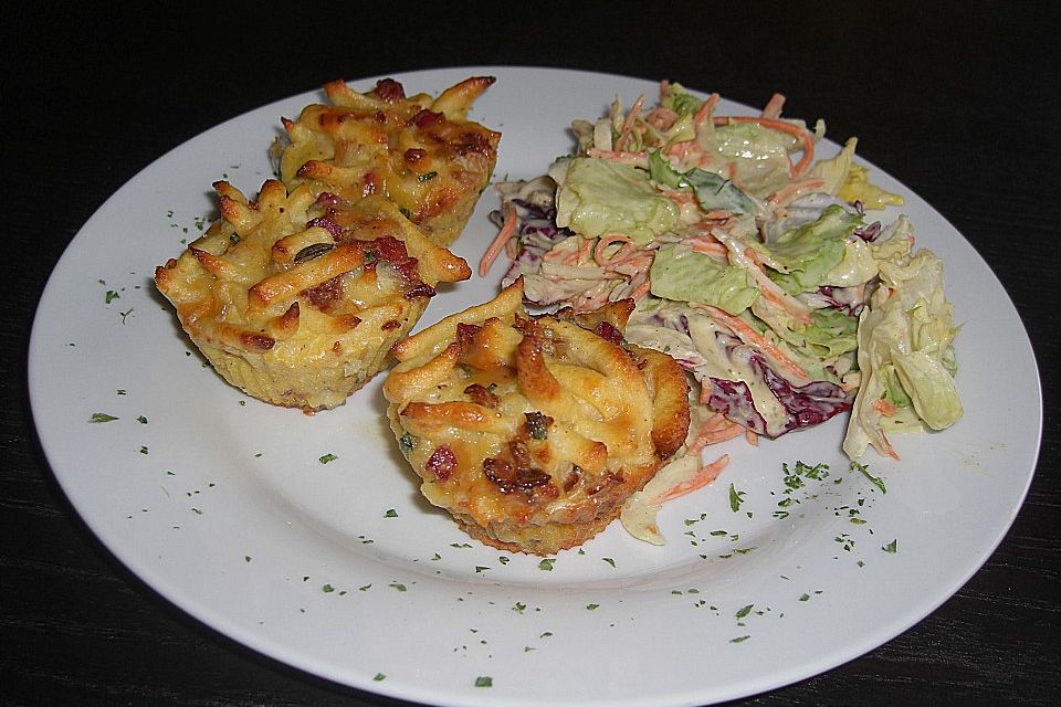 Spätzle - Muffins mit Salat