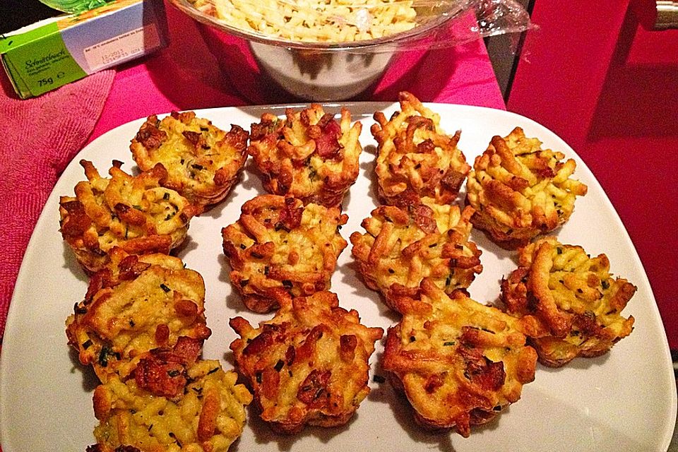 Spätzle - Muffins mit Salat