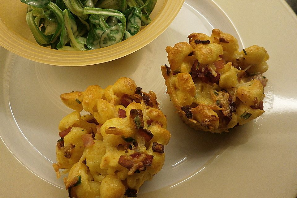 Spätzle - Muffins mit Salat