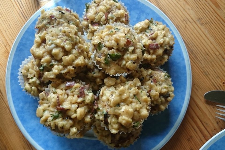 Spätzle - Muffins mit Salat