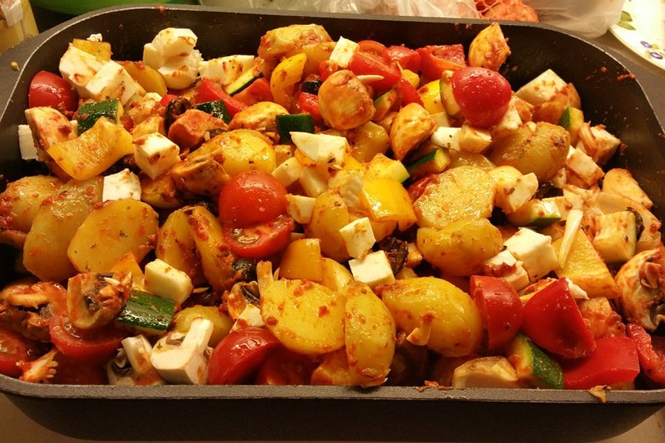 Mediterranes Ofengemüse mit Halloumi