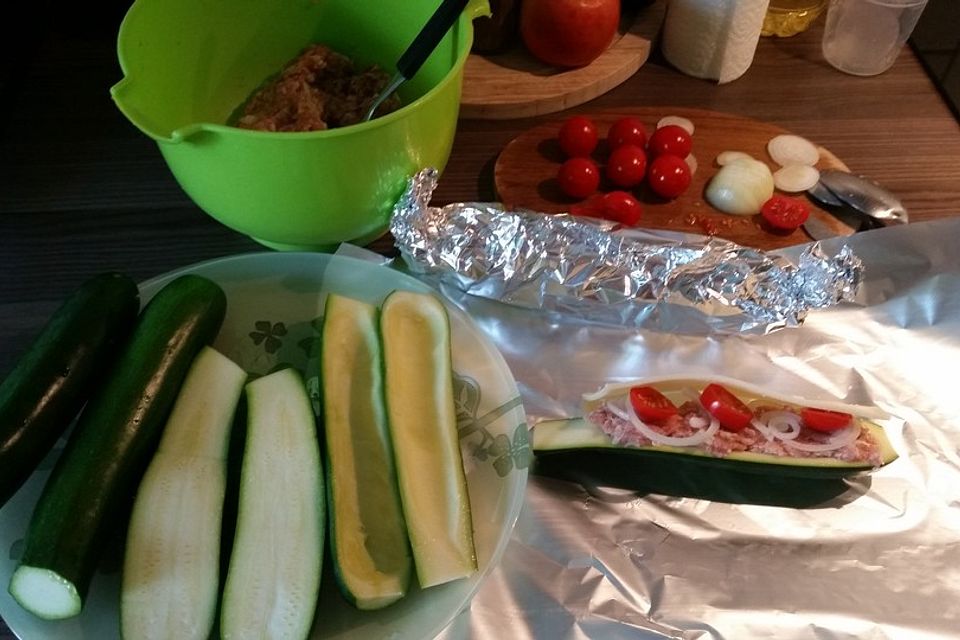 Gefüllte Zucchini