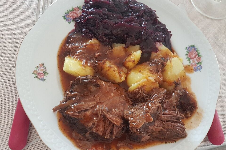 Rinderschmorbraten nach Burgunder Art