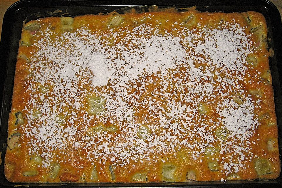 Rhabarberkuchen mit Marzipan