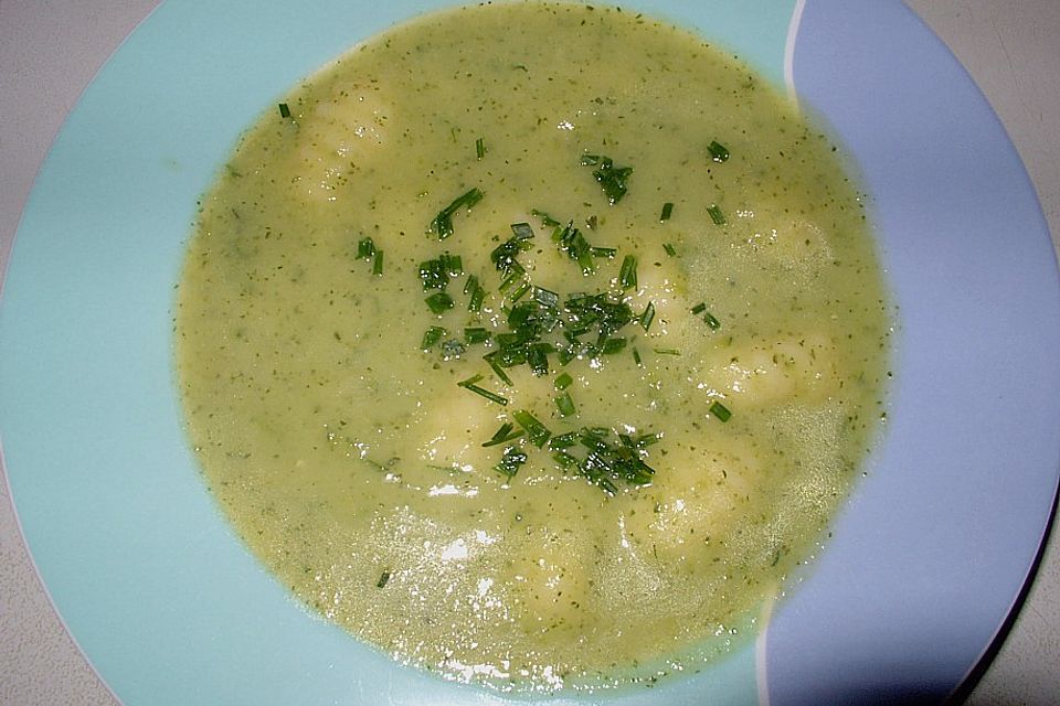 Zucchini - Cremesuppe mit Gnocchi