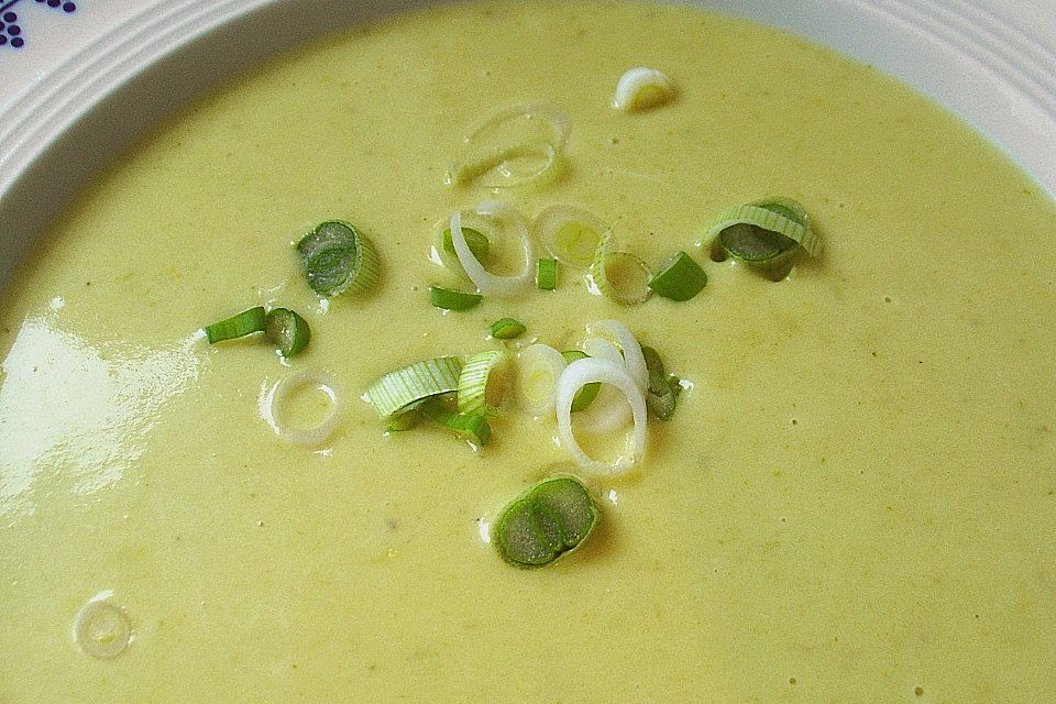 Frühlingszwiebelsuppe