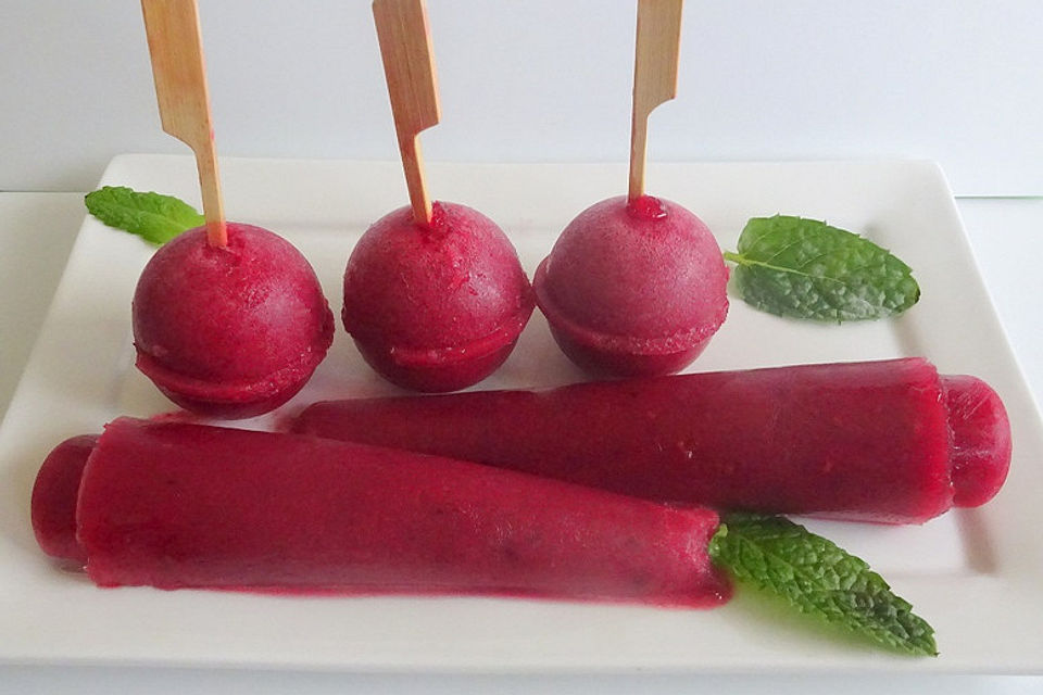 Rote - Grütze - Eis