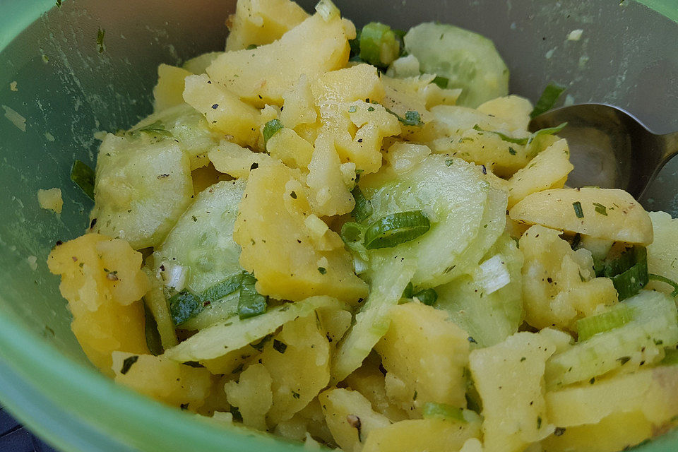 Kartoffelsalat mit Frühlingszwiebeln