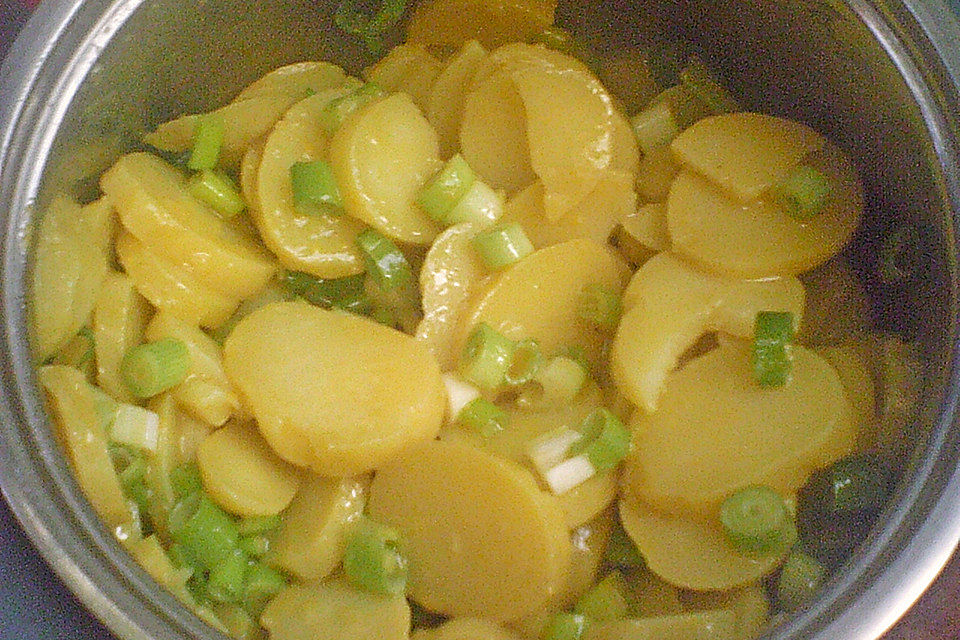 Kartoffelsalat mit Frühlingszwiebeln