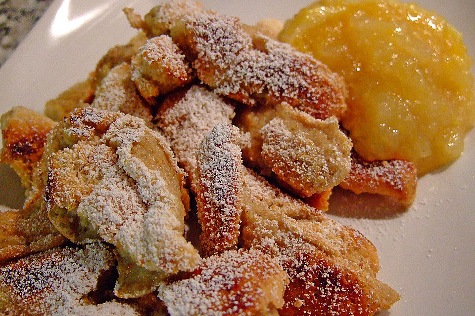 Kaiserschmarrn mit  Apfel - Orangen - Sauce