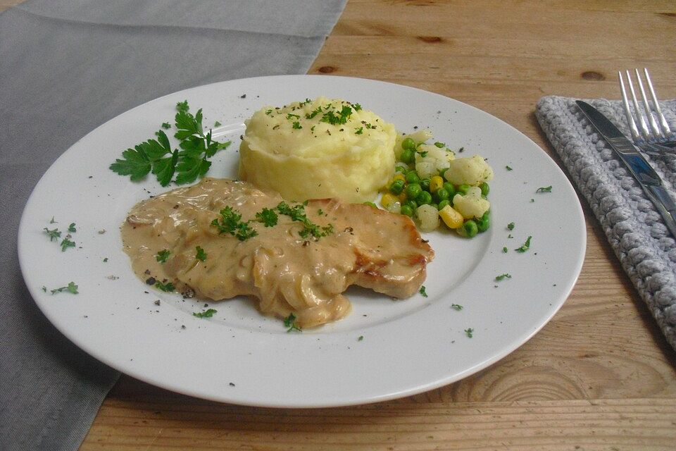 Minutensteaks mit Wiener Zwiebelsoße