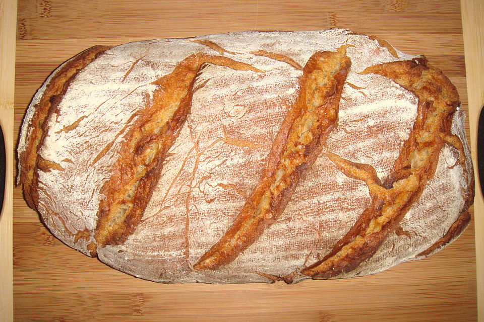 Sauerteigbrot mit Sonnenblumenkernen