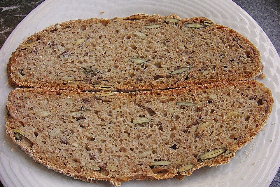 Sauerteigbrot mit Sonnenblumenkernen