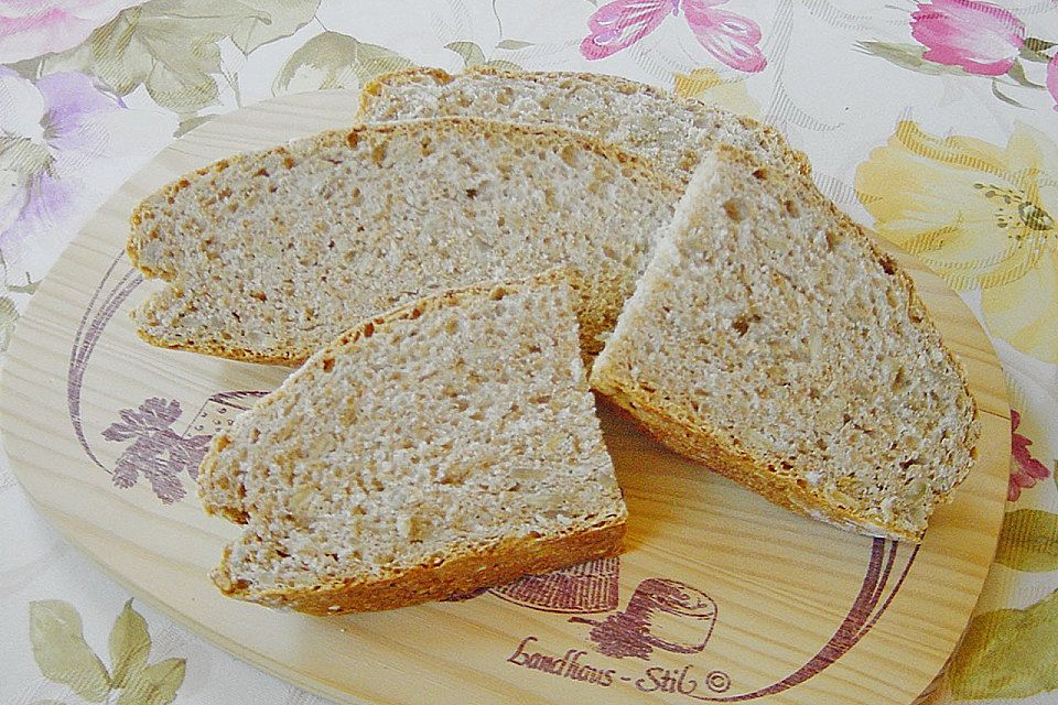 Sauerteigbrot mit Sonnenblumenkernen