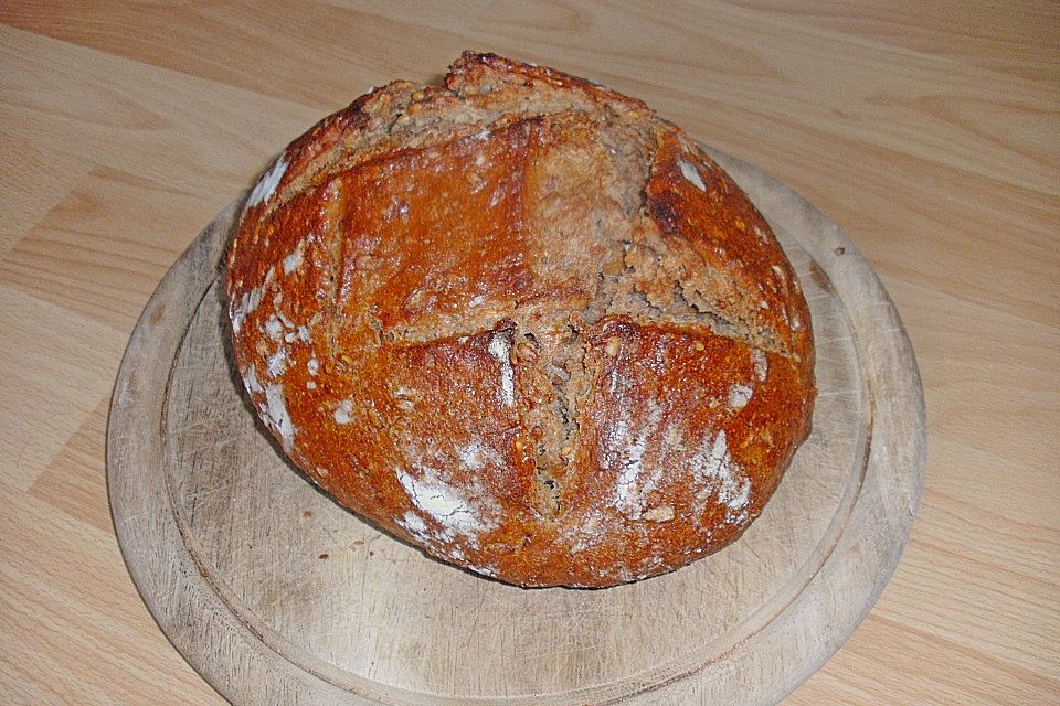 Sauerteigbrot mit Sonnenblumenkernen