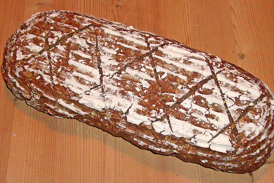 Sauerteigbrot mit Sonnenblumenkernen