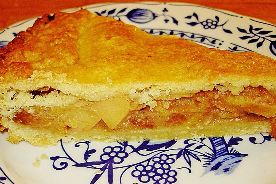 Gedeckter Quittenkuchen