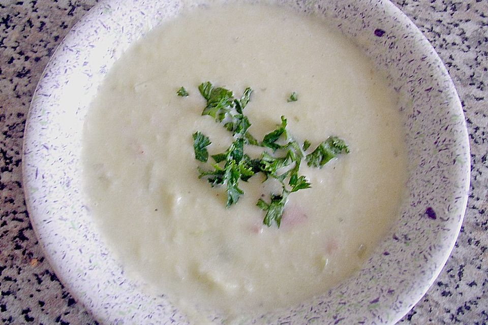 Porreesuppe mit Lachsschinken