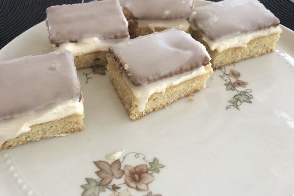 Zitronenkuchen mit Butterkeksen