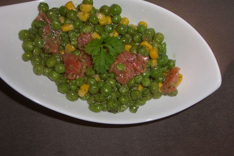 Erbsensalat mit Räucherlachs