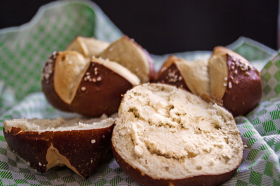 Laugenbrötchen