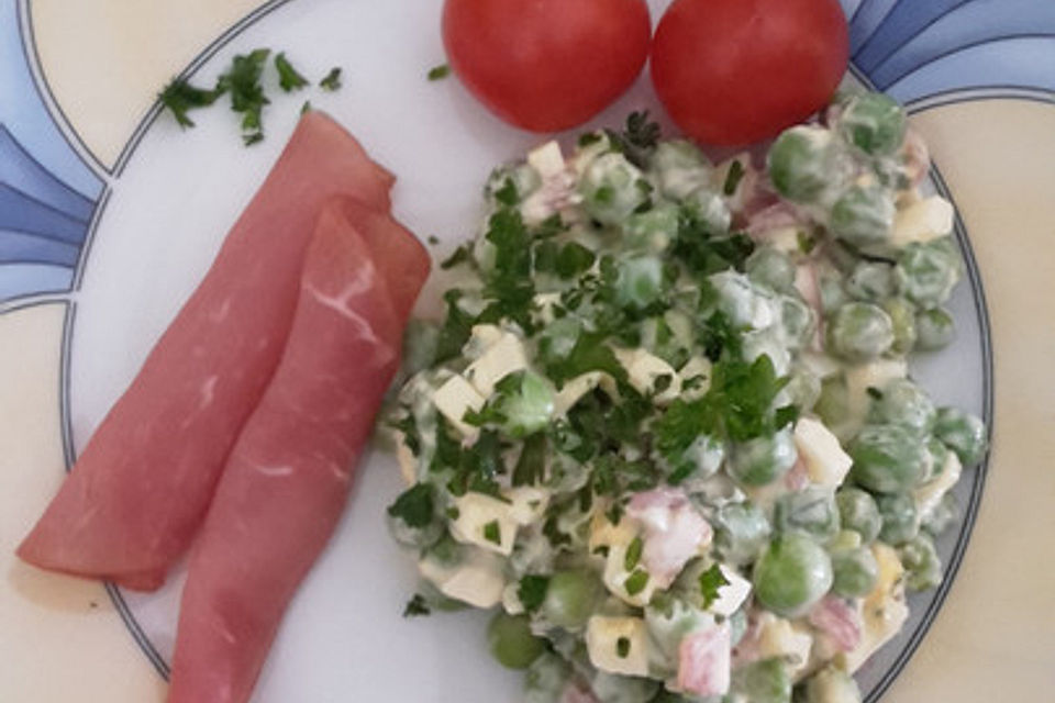 Erbsensalat mit rohem Schinken