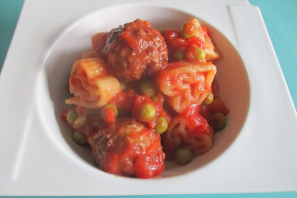 Fleischbällchen in Tomatensauce