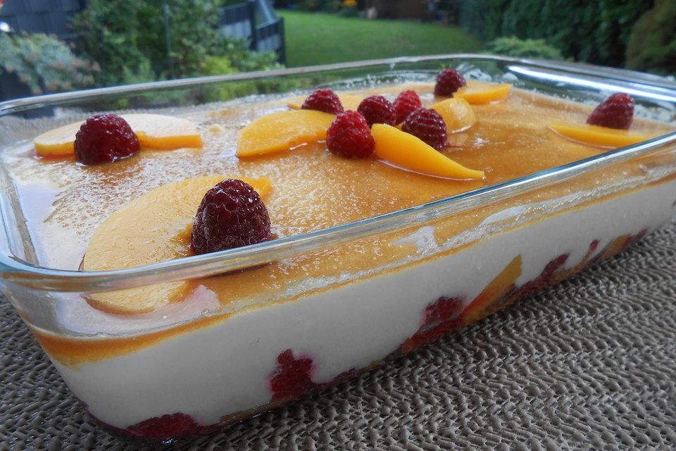 Himbeer-Pfirsich-Dessert