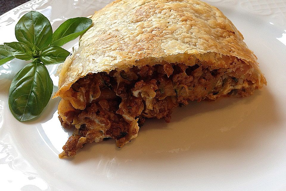 Zucchini - Strudel mit Hackfleisch