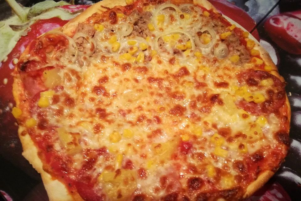 Pizza Tonno