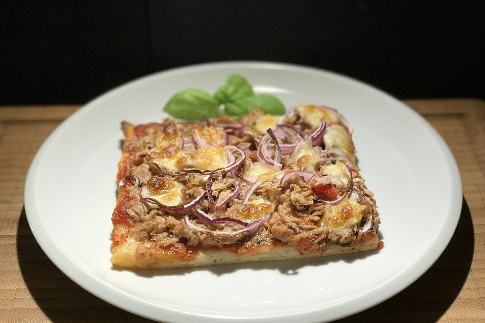 Pizza Tonno