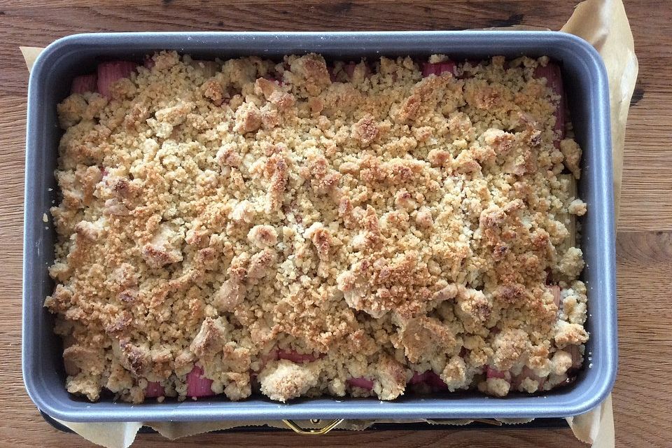 Rhabarberkuchen mit Streusel