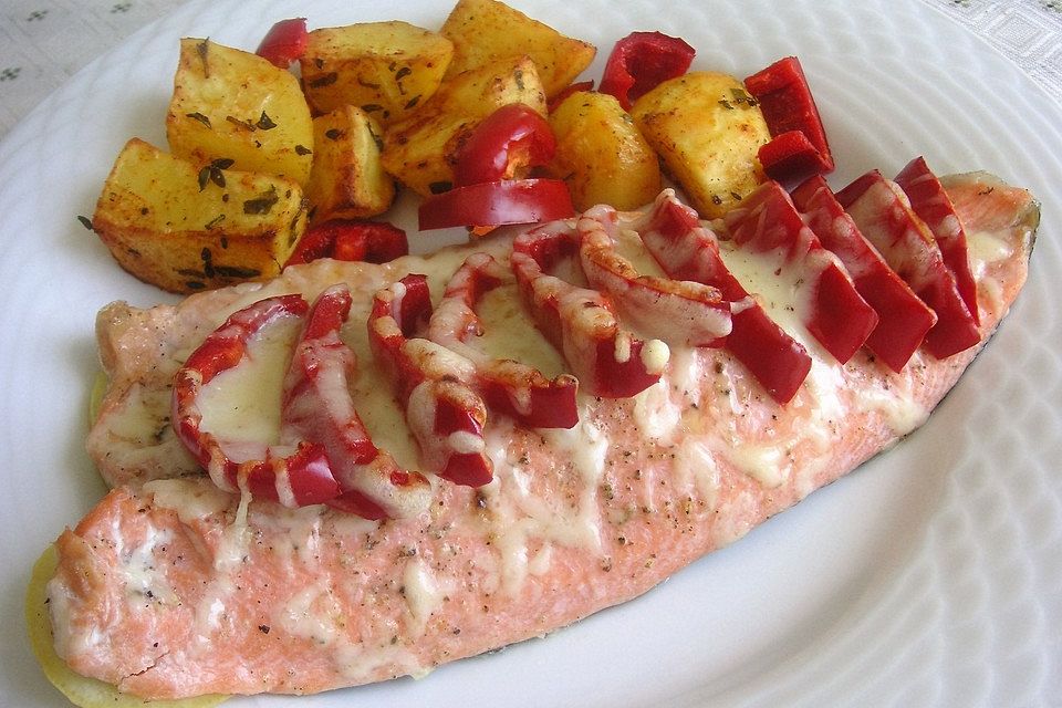 Lachsforellenfilet gebacken, mit Ofenkartoffeln