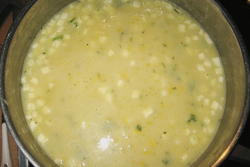 Gelbe Zucchini - Käse - Suppe