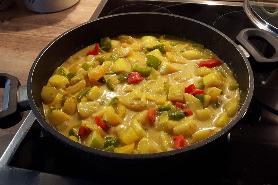 Fruchtiges Kartoffelcurry