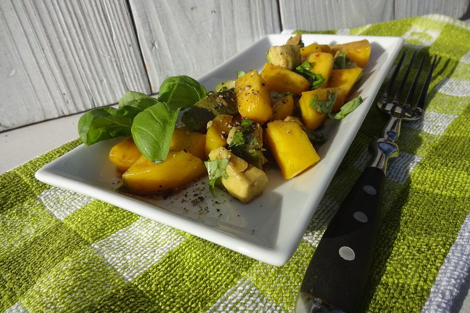 Avocado - Mango - Salat