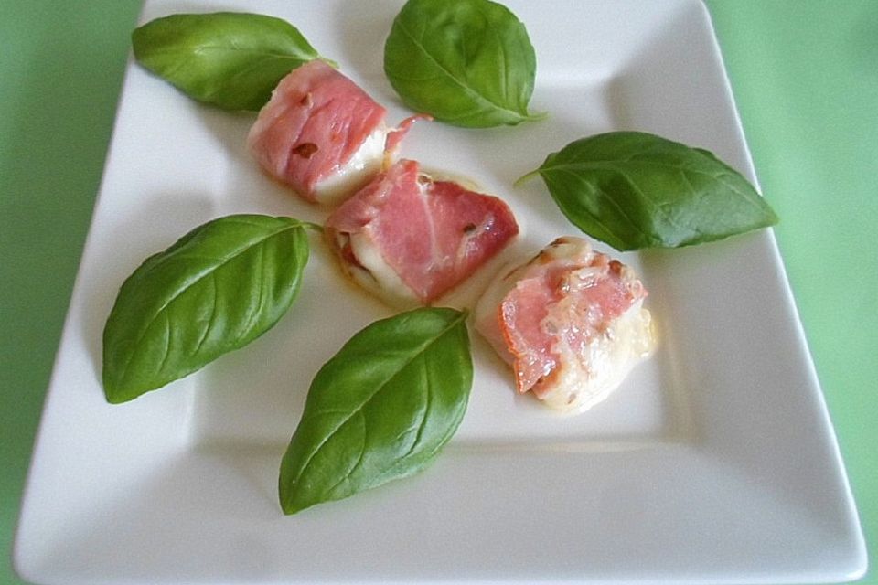 Mozzarella mit getrockneten Tomaten