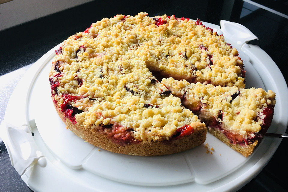 Pflaumenkuchen mit Streuseln