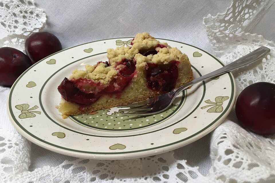 Pflaumenkuchen mit Streuseln