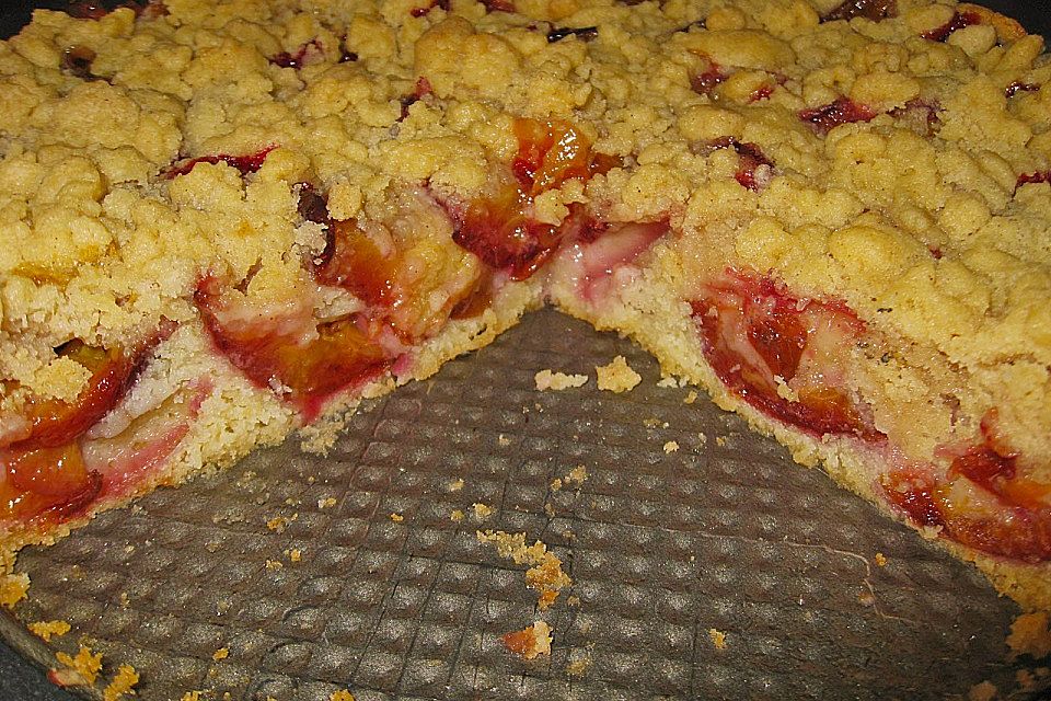 Pflaumenkuchen mit Streuseln