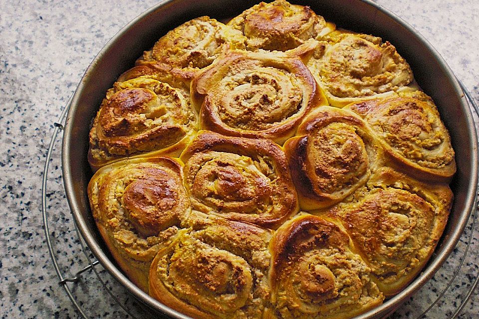 Hefekuchen mit Mandel - Apfelfüllung